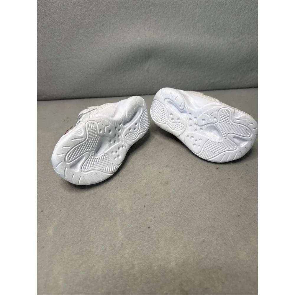 Nike Air Jordan CZ0906-16 Red Sneakers Sz-4C. toddler Unisex‎